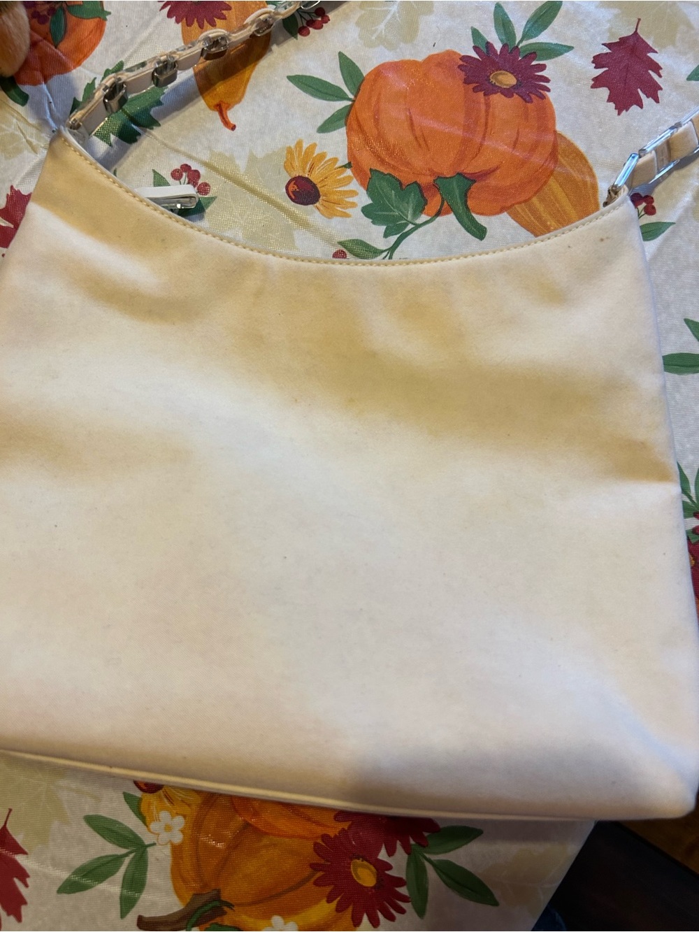 Salvador Ferragamo white bag with chain strap - Picture 3 of 8